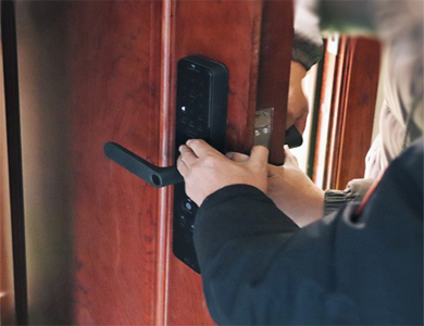 新安24小时上门开锁公司